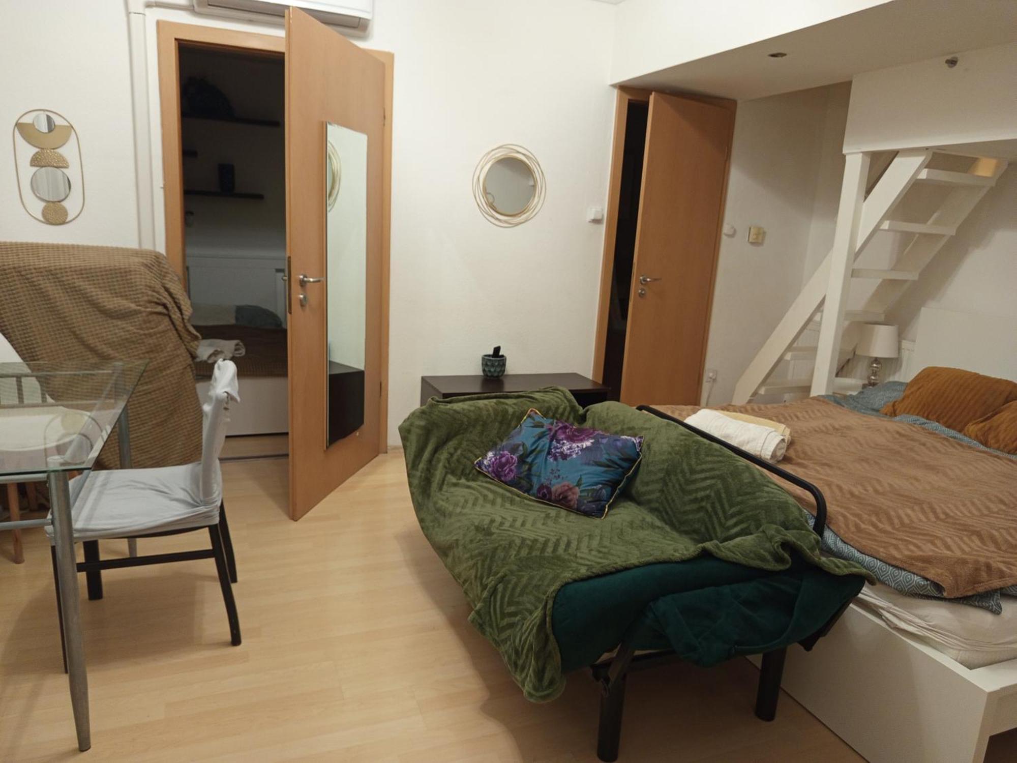 Trendy 2 Room Flat Near Corvin Mall With Garage, Budapest